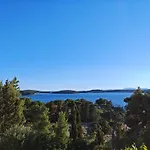Melani Hvar * 赫瓦尔