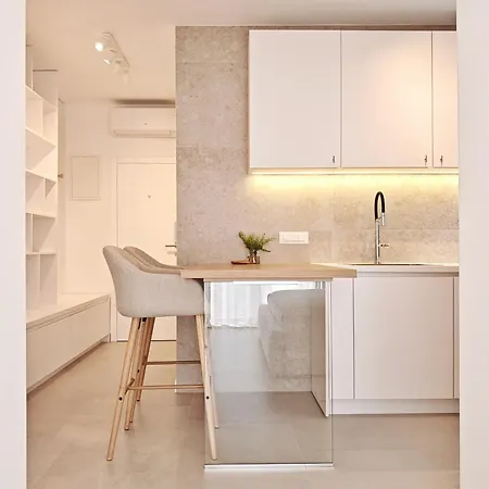 Melani Hvar Хвар