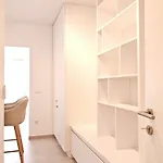 Melani Hvar *