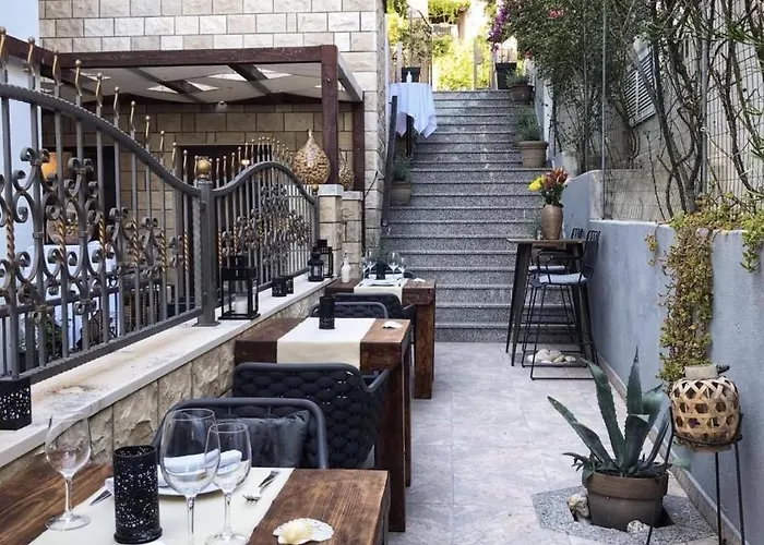 Melani Hvar Apartman *